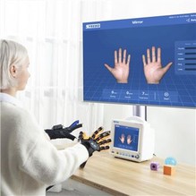 Rehabilitācijas robotu roku vingrinājums roku apmācība