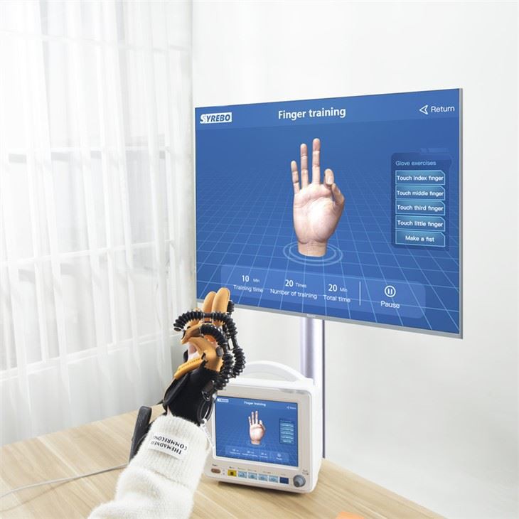Mīksts robotu cimds pēc insulta