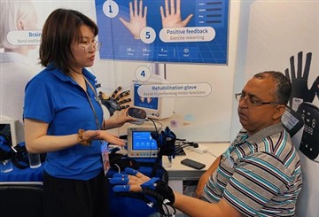 Syrebo® roku rehabilitācijas roboti, kas spīd 133. Kantonas gadatirgū